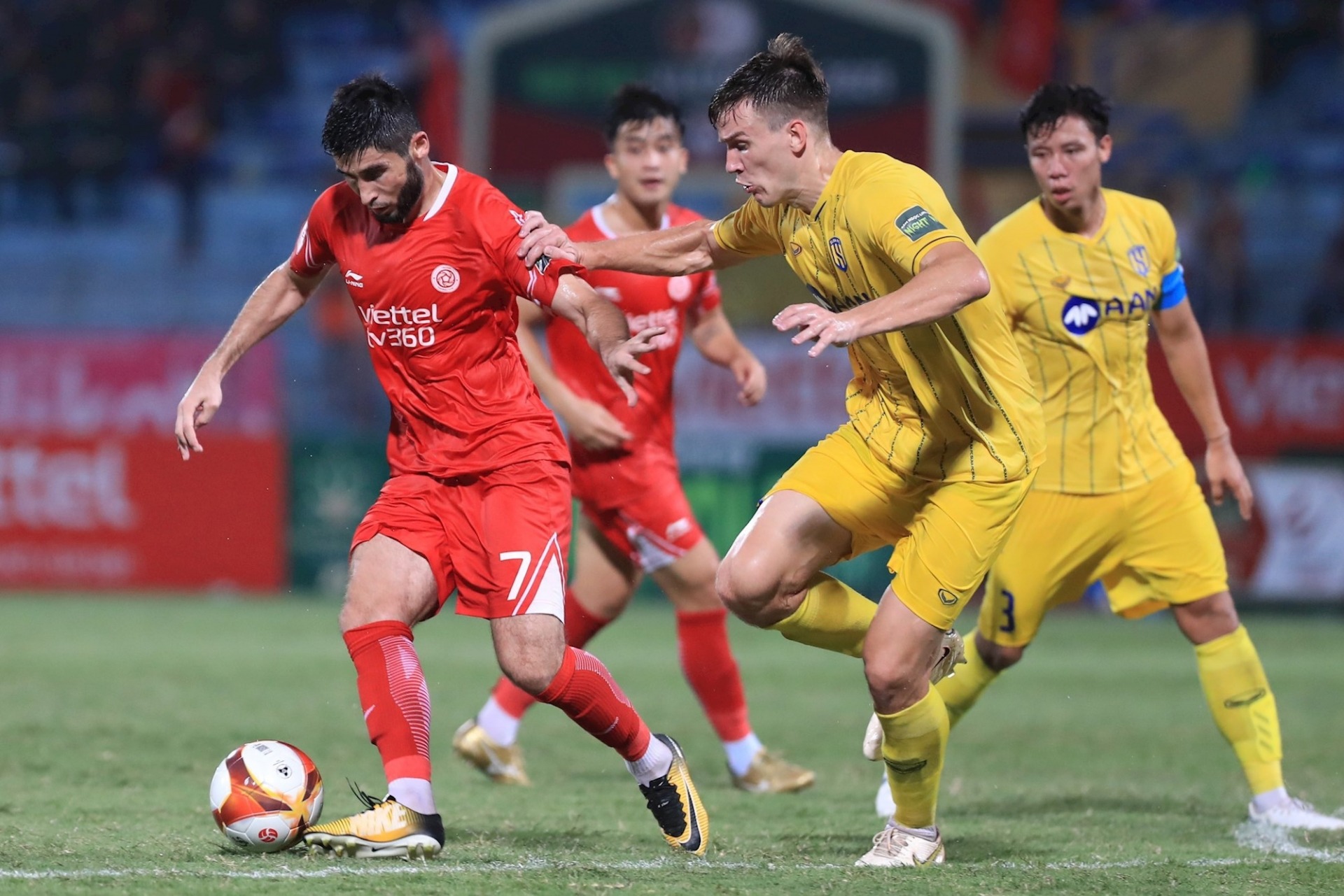 nhan-dinh-soi-keo-song-lam-nghe-an-vs-viettel-luc-18h00-ngay-19-11-2024-2