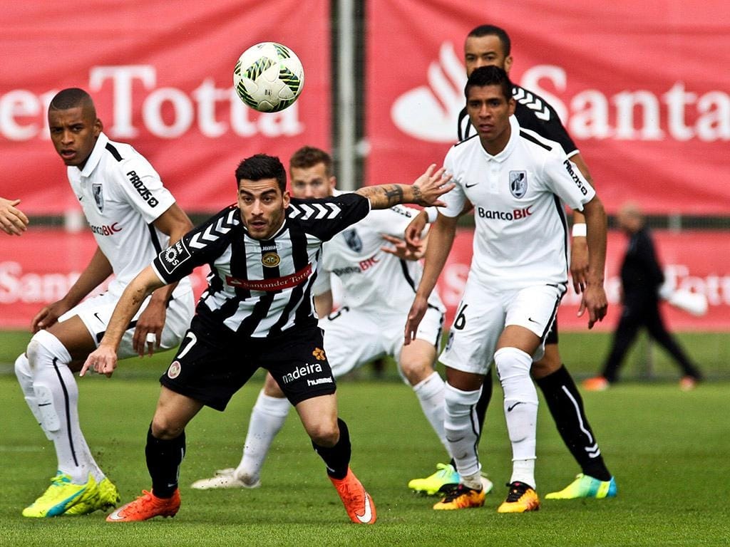 nhan-dinh-soi-keo-guimaraes-vs-nacional-luc-01h45-ngay-24-12-2024-1