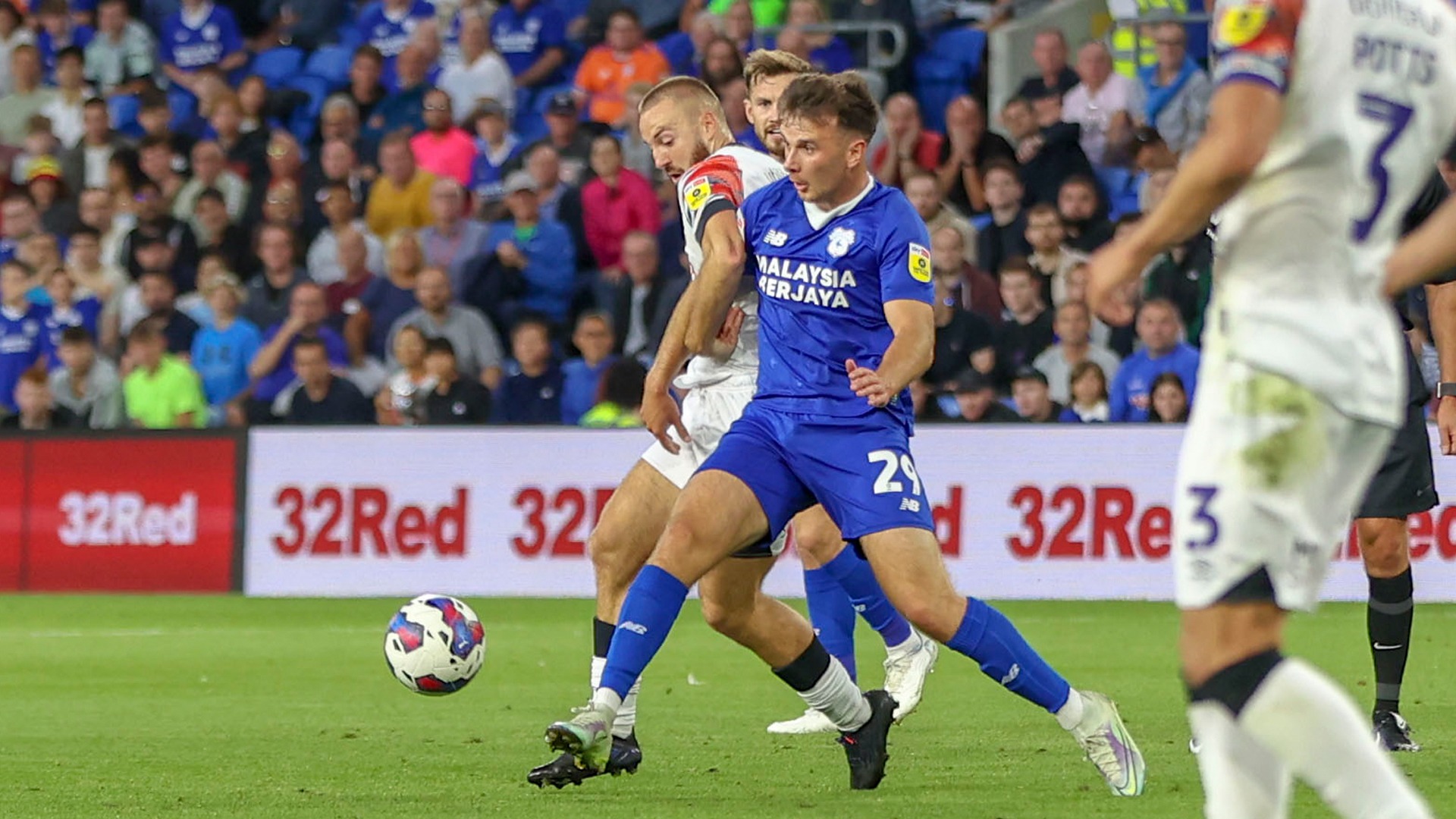nhan-dinh-soi-keo-cardiff-vs-luton-luc-02h45-ngay-12-3-2025-1