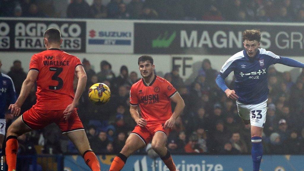 nhan-dinh-soi-keo-millwall-vs-ipswich-luc-20h00-ngay-26-12-2025-1